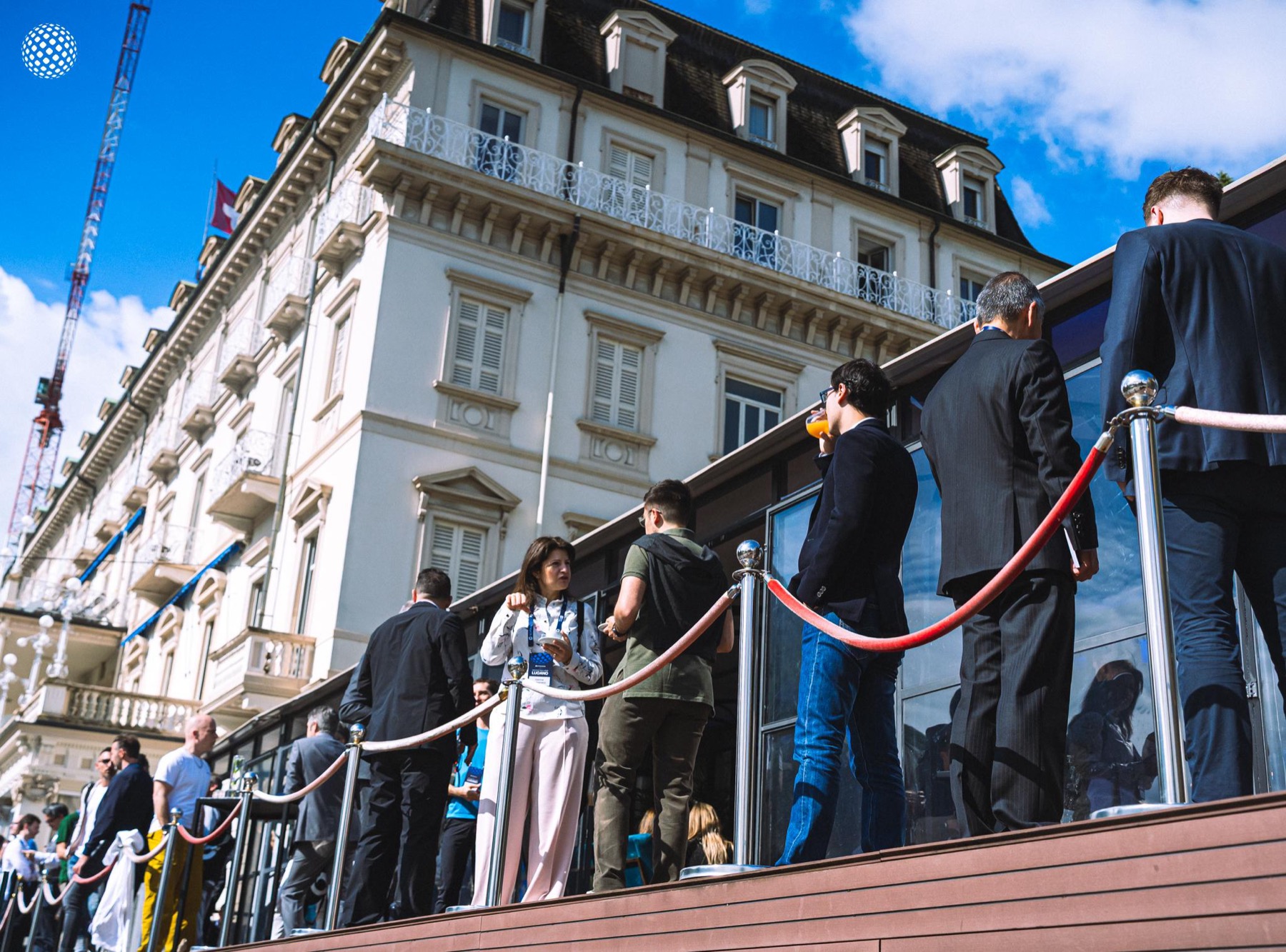 Guests arriving at Hotel Splendide Royal